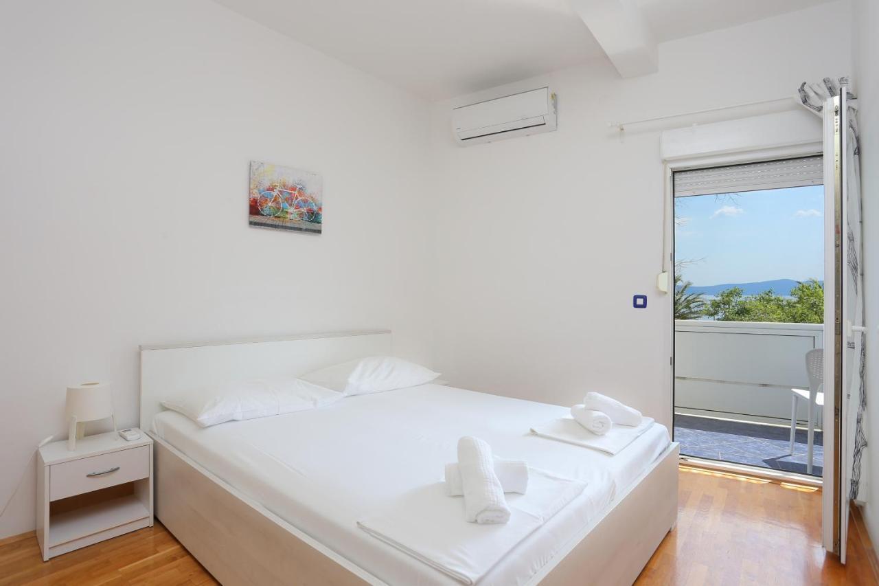 Apartments By The Sea Podgora, Makarska - 18918 Bagian luar foto